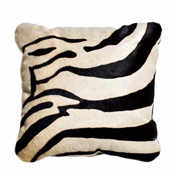 Подушка меховая Zebra Белый Черный Подушка меховая Zebra Белый Черный во Владивостоке | Loft Concept