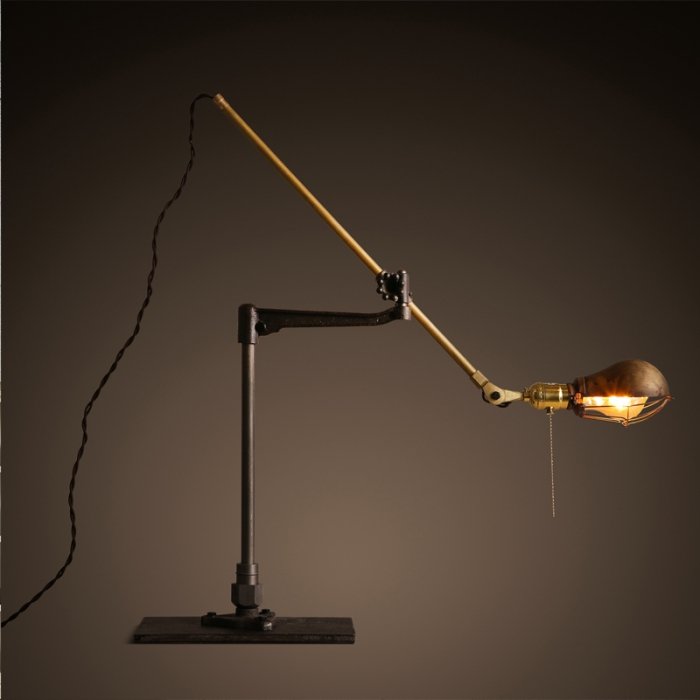 Настольный светильник Steampunk Extension Pole Table Латунь Черный Настольный светильник Steampunk Extension Pole Table Латунь Черный во Владивостоке | Loft Concept