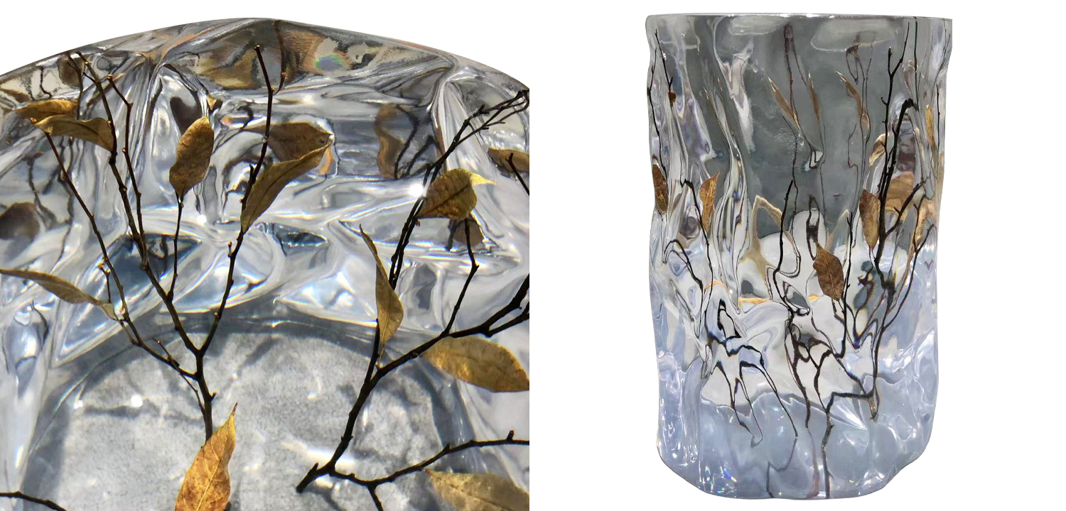 Столик из прозрачного акрила Uniquely Shaped Pedestal - фото