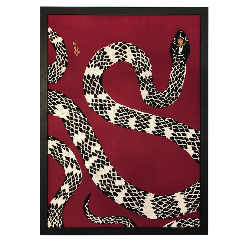 Панно из бисера Striped Snake Черно-белый Бургундский красный Панно из бисера Striped Snake Черно-белый Бургундский красный во Владивостоке | Loft Concept