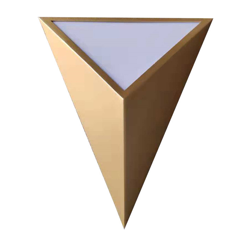 Настенный светильник в форме треугольника Convex Triangle Wall Lamp матовое золото Настенный светильник в форме треугольника Convex Triangle Wall Lamp матовое золото во Владивостоке | Loft Concept
