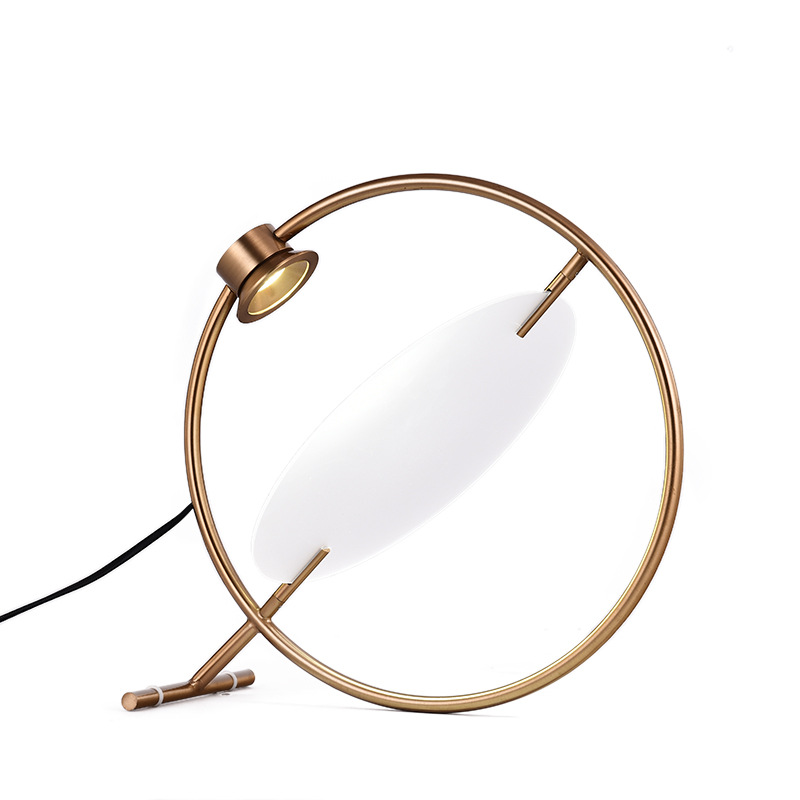 Настольная лампа Gaspar Table Lamp Золотой Белый Настольная лампа Gaspar Table Lamp Золотой Белый во Владивостоке | Loft Concept