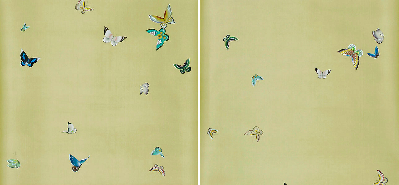 Обои ручная роспись Butterflies Special Colourway on Pea Green dyed silk Обои ручная роспись Butterflies Special Colourway on Pea Green dyed silk - Loft-Concept во Владивостоке