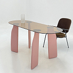 Обеденный стол со стеклянной столешницей и розовыми ножками с тканевой обивкой Wrigley варинант исполнения - 5 | Loft Concept во Владивостоке