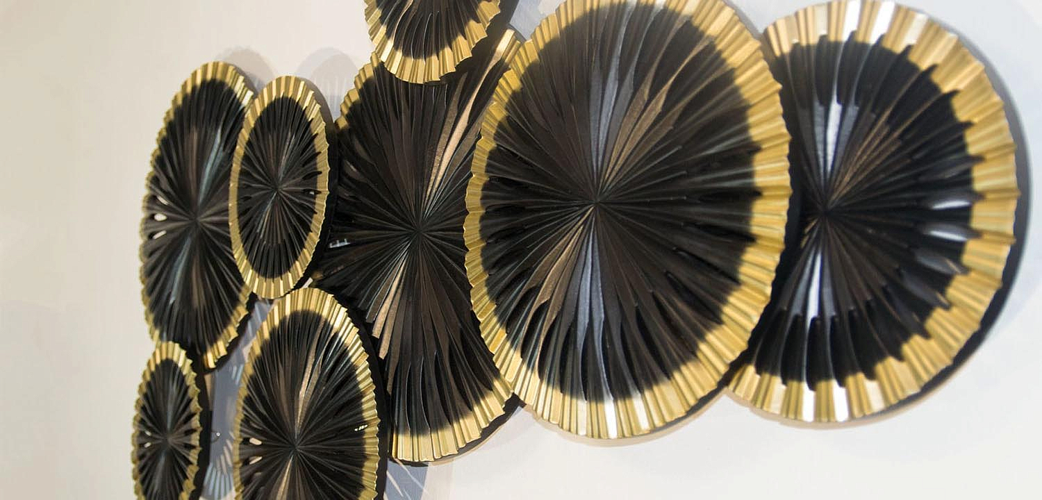Арт-объект Apollo Black and Gold Wall Plaque Disc gap 8 Арт-объект Apollo Black and Gold Wall Plaque Disc gap 8 - Loft-Concept во Владивостоке