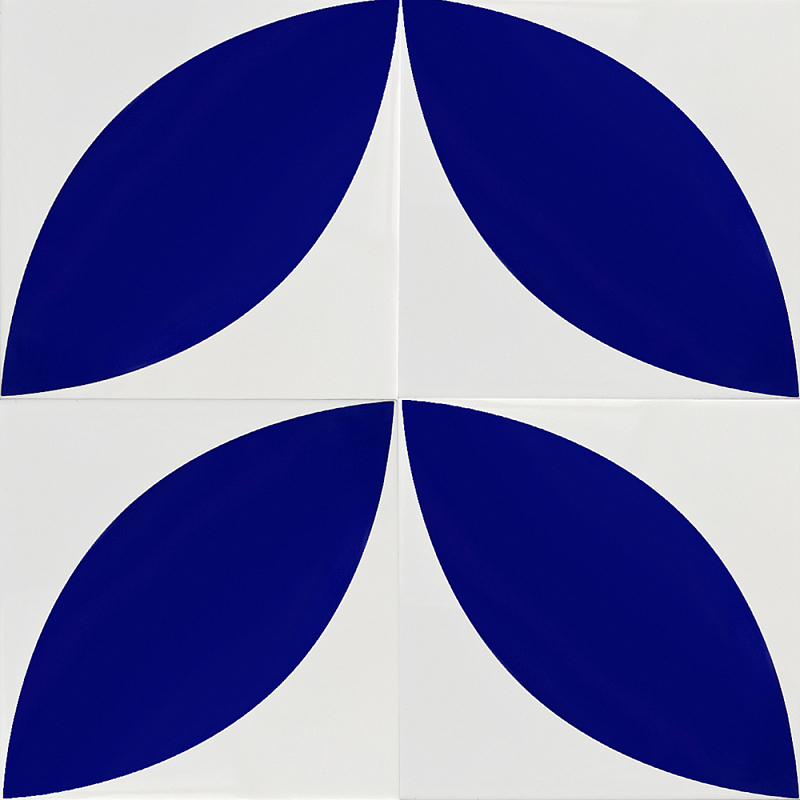 Дизайнерская плитка с узором Лепесток Синий Черный Фиолетовый во Владивостоке | Loft Concept 