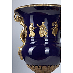 Ваза темно-синего цвета из фарфора с бронзовыми ручками в виде фигур Eden Garden porcelain and bronze варинант исполнения - 3 | Loft Concept во Владивостоке