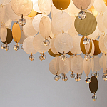 Люстра подвесная с белыми и золотыми круглыми подвесками Диаметр 70 см SHELL Chandelier варинант исполнения - 3 | Loft Concept во Владивостоке