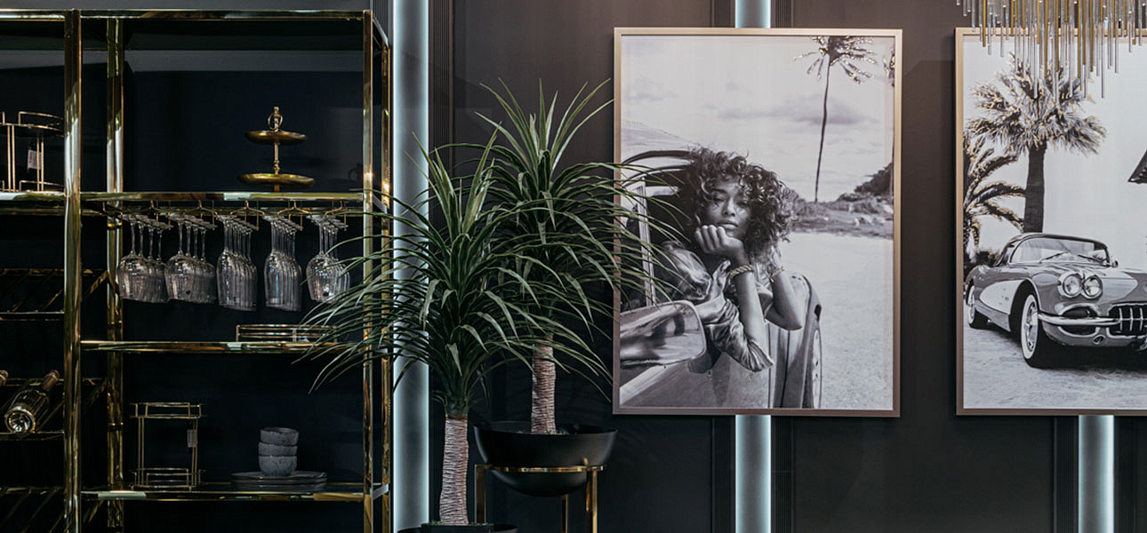 Холст Tropical auto vibe with a girl Холст Tropical auto vibe with a girl - Loft-Concept во Владивостоке