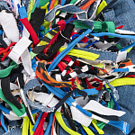 Подушка круглая из джинсовой одежды Heart Round варинант исполнения - 2 | Loft Concept во Владивостоке