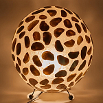 Настольная лампа из перламутра на металлическом каркасе Indonesian Circle варинант исполнения - 4 | Loft Concept во Владивостоке