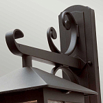 Настенный фонарь черного цвета в форме фонаря с решетчатым плафоном и фактурным стеклом Elstead Lighting варинант исполнения - 2 | Loft Concept во Владивостоке