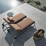 Шезлонг на металлическом каркасе с регулируемой спинкой GUELL Sunbed варинант исполнения - 2 | Loft Concept во Владивостоке