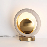 Настольная лампа с бежевым текстурным кольцом и латунным шаром в центре Tactile   варинант исполнения - 4 | Loft Concept во Владивостоке