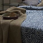 Постельное белье темно-синего цвета с рисунком Blossom Essence Sophie варинант исполнения - 7 | Loft Concept во Владивостоке