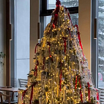 Комплект Новогодней Елки вместе с серебряной мишурой и красными лентами варинант исполнения - 2 | Loft Concept во Владивостоке