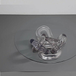 Дизайнерский журнальный стол с круглой прозрачной столешницей и основанием в виде цепи Hua Wang варинант исполнения - 2 | Loft Concept во Владивостоке