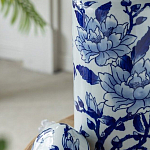 Ваза цилиндрической формы с крышкой и синим цветочным узором на белом фоне Blue & White Ornament варинант исполнения - 4 | Loft Concept во Владивостоке