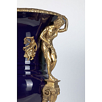 Ваза темно-синего цвета из фарфора с бронзовыми ручками в виде фигур Eden Garden porcelain and bronze варинант исполнения - 5 | Loft Concept во Владивостоке