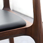 Стул деревянный с мягким сиденьем из черной натуральной кожи Moon Walnut Furniture варинант исполнения - 7 | Loft Concept во Владивостоке