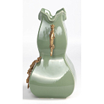 Ваза зеленого цвета из фарфора с бронзовыми ручками в виде драконов и рельефным цветочным декором Eden Garden porcelain and bronze варинант исполнения - 3 | Loft Concept во Владивостоке