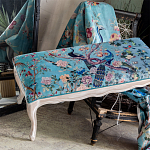 Банкетка из массива бука с цветочным принтом Turquoise Beige Chinoiserie Garden Banquette варинант исполнения - 5 | Loft Concept во Владивостоке