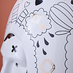 Ваза с декоративными лицами и графическими элементами в виде сердец и символов Faces of Imagination варинант исполнения - 9 | Loft Concept во Владивостоке