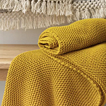 Плед из хлопка жемчужной вязки горчичного цвета Waffle Comfort варинант исполнения - 7 | Loft Concept во Владивостоке