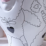 Ваза с декоративными лицами и графическими элементами в виде сердец и символов Faces of Imagination варинант исполнения - 10 | Loft Concept во Владивостоке