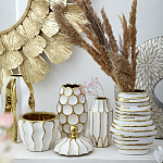 Ваза белая с рельефной поверхностью и золотыми полосами Vase Beehive варинант исполнения - 7 | Loft Concept во Владивостоке