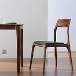 Стул деревянный с мягким сиденьем из черной натуральной кожи Moon Walnut Furniture варинант исполнения - 5 | Loft Concept во Владивостоке