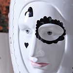 Ваза с декоративными лицами и графическими элементами в виде сердец и символов Faces of Imagination варинант исполнения - 6 | Loft Concept во Владивостоке