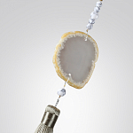 Подвесной светильник с шарообразным плафоном из белого стекла с подвеской из камня и кисточкой Agatelle варинант исполнения - 7 | Loft Concept во Владивостоке