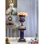 Ваза темно-синего цвета из фарфора с бронзовыми ручками в виде фигур Eden Garden porcelain and bronze варинант исполнения - 9 | Loft Concept во Владивостоке