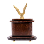 Часы настольные бронзовые из натурального камня Лемезит с декором в виде горного орла Eagle Stone Clock варинант исполнения - 4 | Loft Concept во Владивостоке