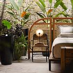 Настольная лампа с круглым деревянным отражателем и черным цилиндрическим плафоном Accord Lighting варинант исполнения - 8 | Loft Concept во Владивостоке