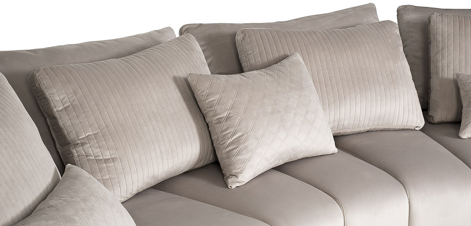 Диван Brody Grande cream sofa Диван Brody Grande cream sofa - Loft-Concept во Владивостоке