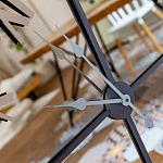 Часы настенные зеркальные с серебряным металлическим циферблатом Mirror Tower Clock варинант исполнения - 3 | Loft Concept во Владивостоке