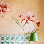 Обои ручная роспись Lilium Special Colourway on yellow painted silk варинант исполнения - 2 | Loft Concept во Владивостоке