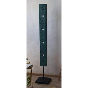 Скульптура из серии «Земля Биармии» узкая